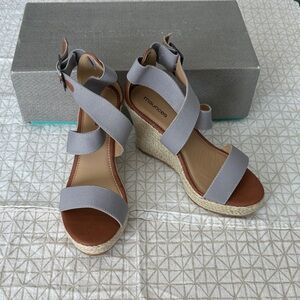 NIB Maurices Light Gray Wedge Sandals